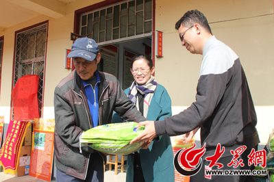發(fā)展生態(tài)農(nóng)業(yè) 助力精準(zhǔn)扶貧——芍藥山村公益惠民活動紀(jì)實(shí)